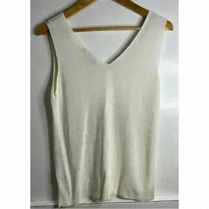 Country Road Ivory V  Neck Tank Size Medium